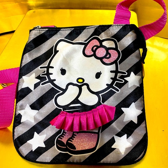 HELLO KITTY SANRIO CROSSBODY PURSE ADJUSTABLE STRAP ZIP TOP PINK/ BLACK/WHITE - Picture 2 of 13